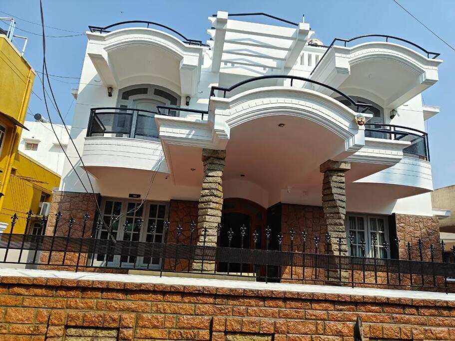Waterfall Villa - 4Bhk مَسّور المظهر الخارجي الصورة